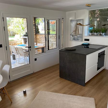 Residence Pecek Новиград Екстериор снимка