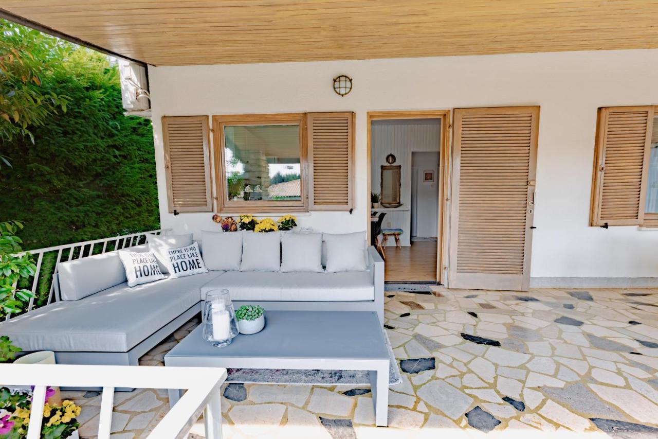 Residence Pecek Новиград Екстериор снимка