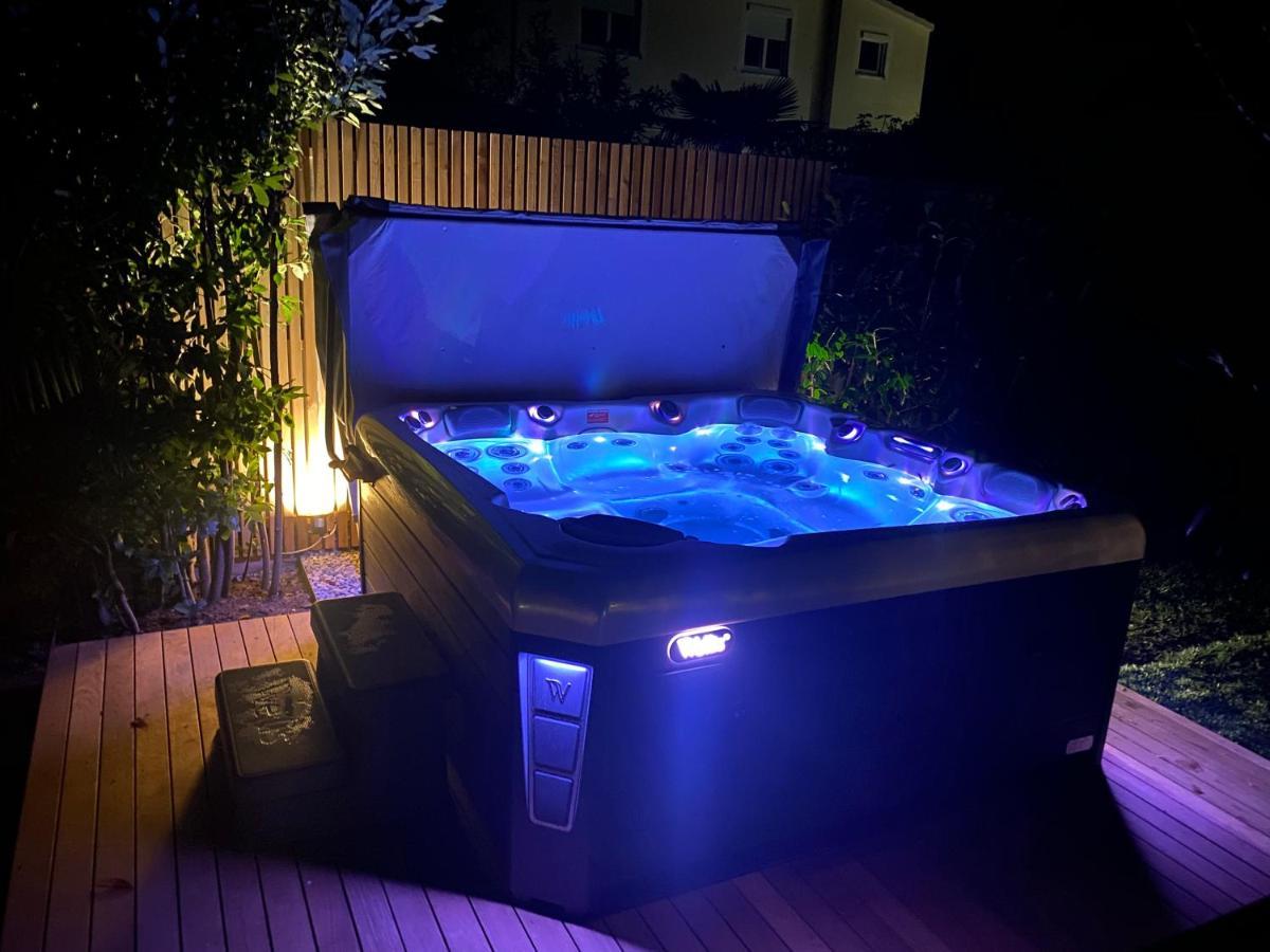 Residence Pecek Новиград Екстериор снимка