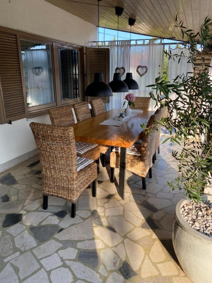 Residence Pecek Новиград Екстериор снимка